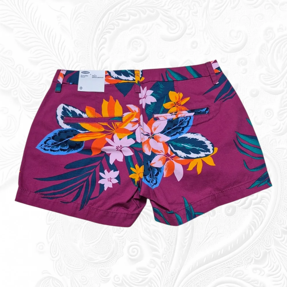 NWT Old Navy Everyday Chino Shorts in Burgundy Tropical Floral, Sz 0 Waist 28 - Picture 3 of 5